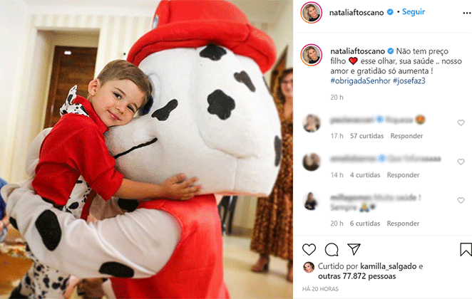 José Filho abraçando personagem do Patrulha Canina