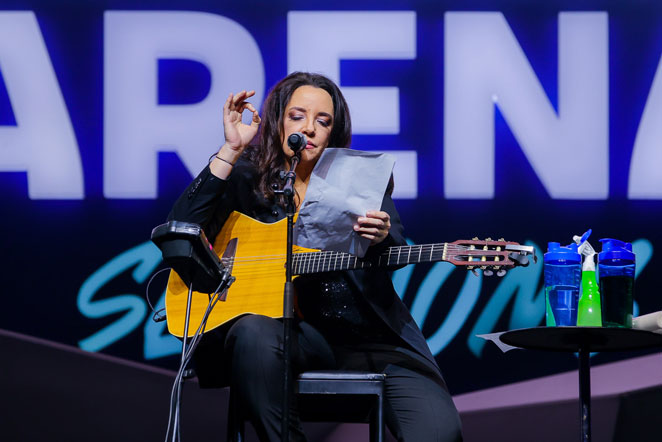 A artista contou um pouco da história de cada casal