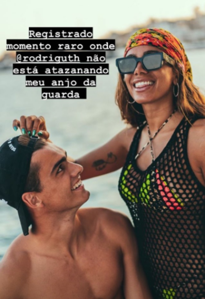 Anitta posa com Rodrigo Guth em nova foto em iate