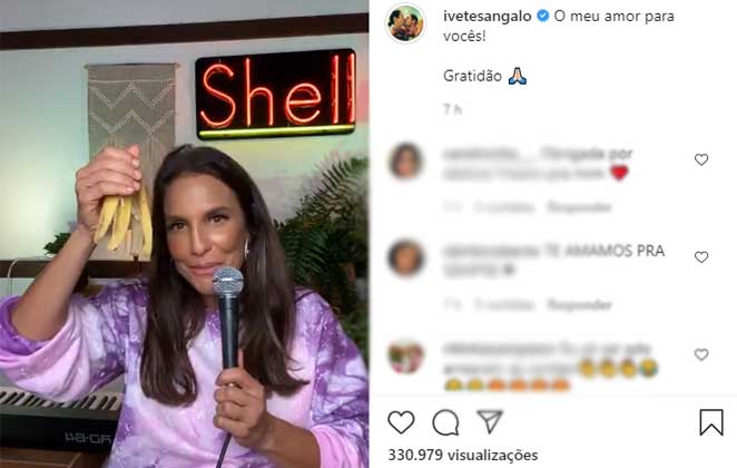 Ivete Sangalo mostra cacho de banana durante live