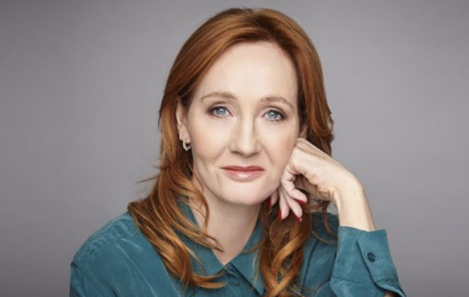 A autora de Harry Potter se tornou alvo de constantes críticas na internet