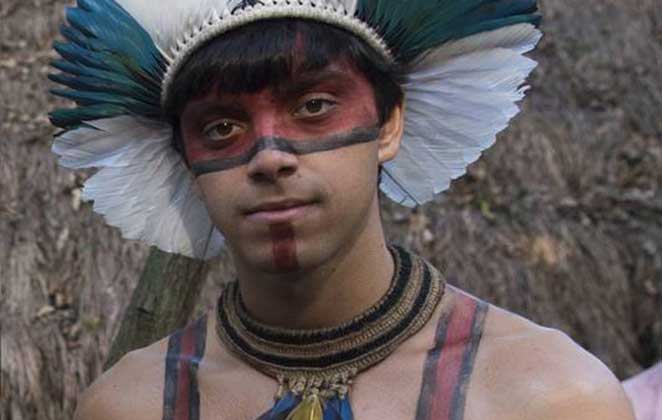 Rodrigo Simas como Piatã, em Novo Mundo