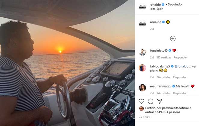 Ronaldo pilotando barco na Espanha