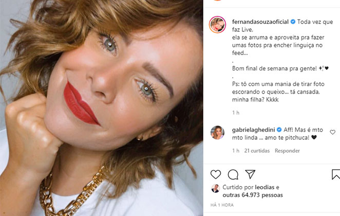 Fernanda Souza lacra na make elaborada 