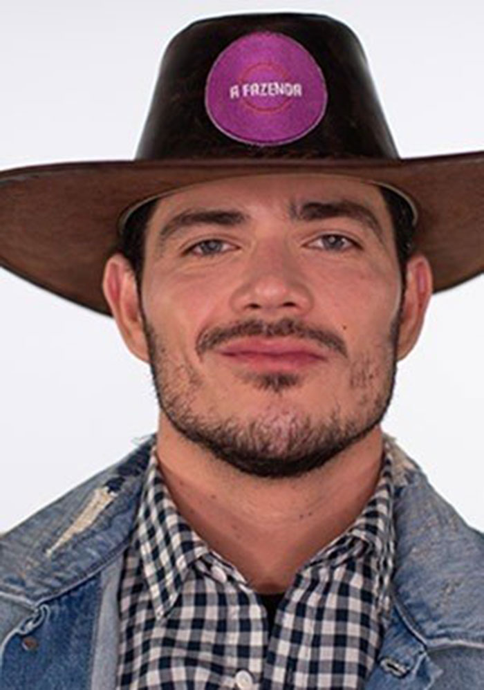 JP Gadêlha tem 31 anos. É Bombeiro Militar e ex-participante doThe Circle (Netflix). Nasceu em Recife, Pernambuco e mora atualmente em Salvador (BA)