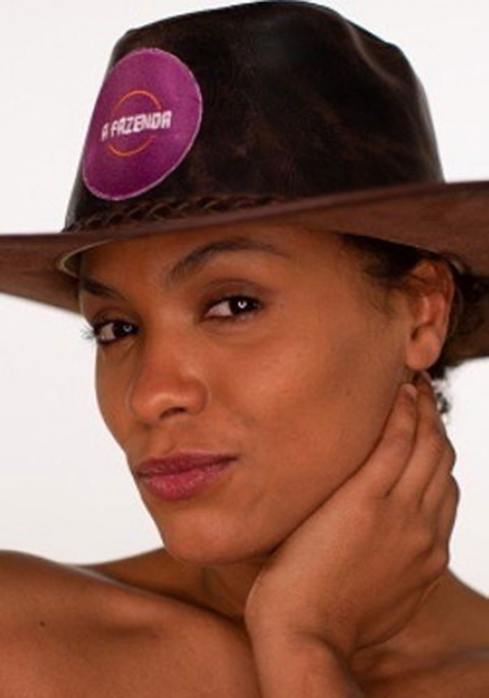 Lidi Lisboa tem 35 anos e é Atriz. Nasceu em Guaíra (PR) e mora atualmente em São Paulo (SP)