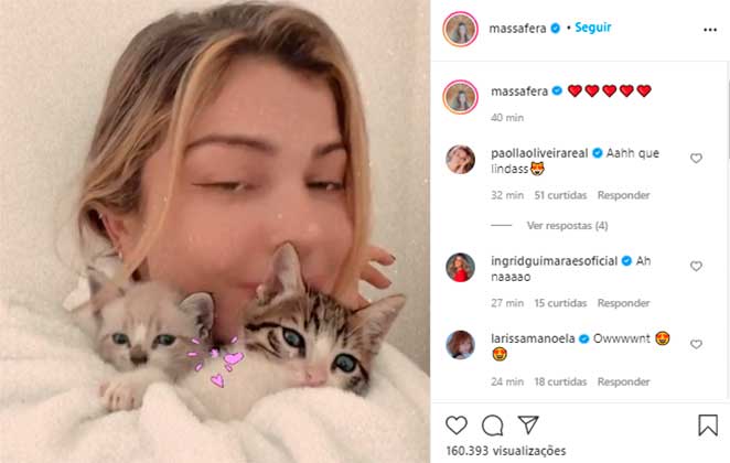 Grazi Massafera compartilhou um vídeo abraçando suas gatinhas no Instagram