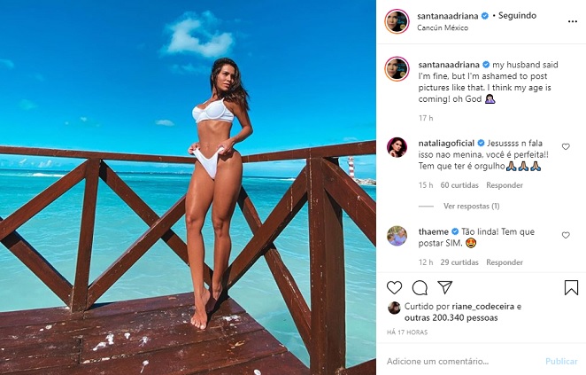 Adriana Sant'Anna mostra boa forma de biquíni