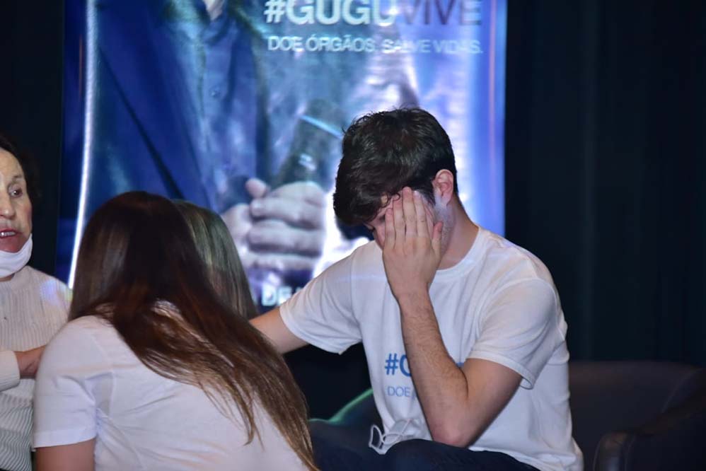 Família de Gugu Liberato se emocionou durante o lançamento da campanha #GuguVive