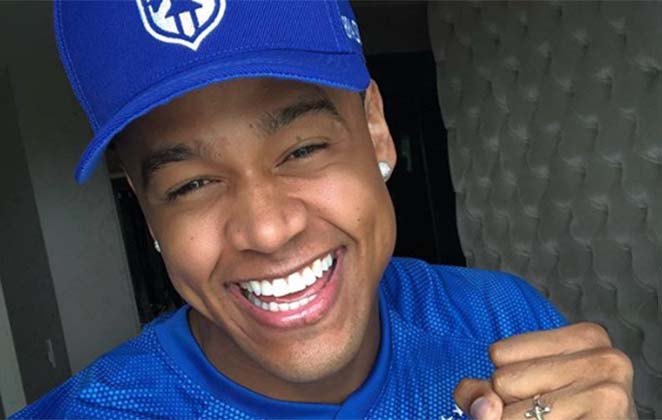 8.Léo Santana – cantor