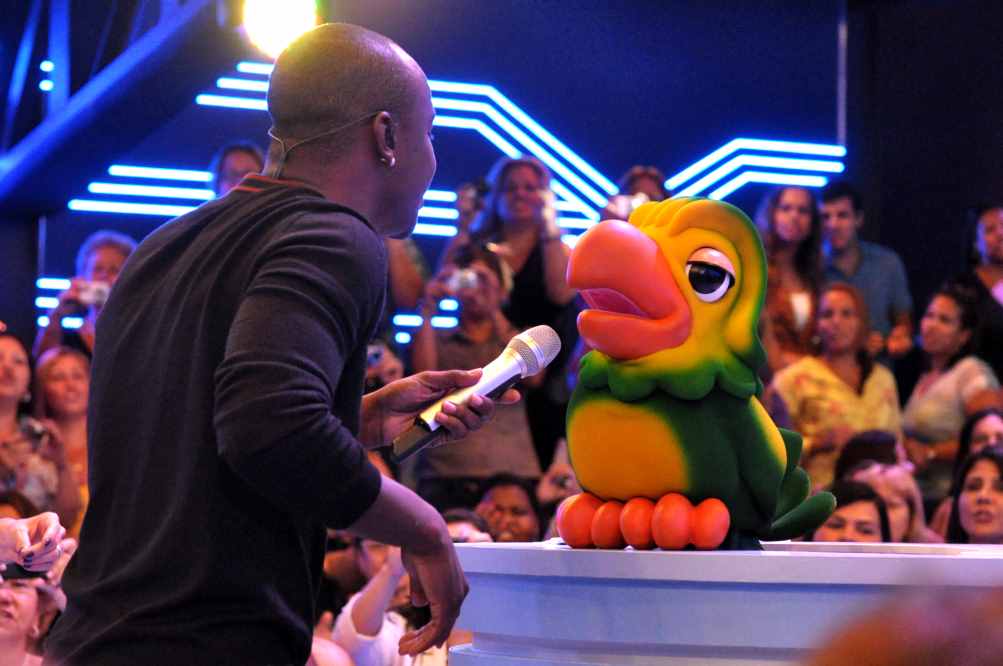 Thiaguinho se divertindo com Louro José