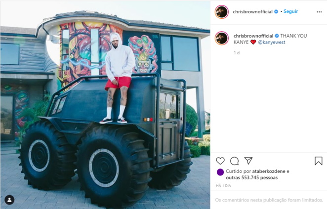 Publicação de Chris Brown na web