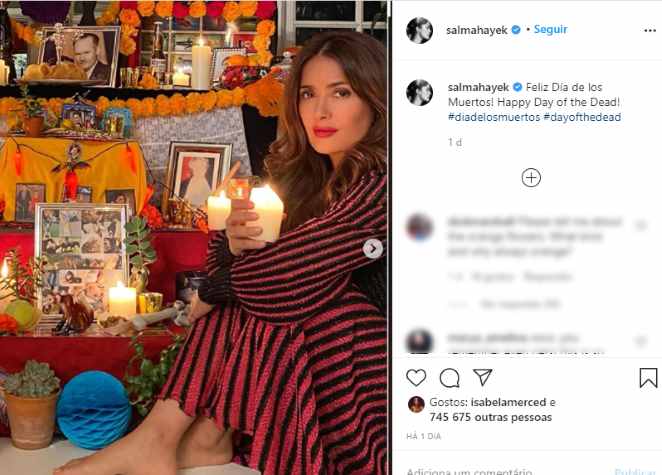 Salma Hayek publicou imagens nas redes sociais