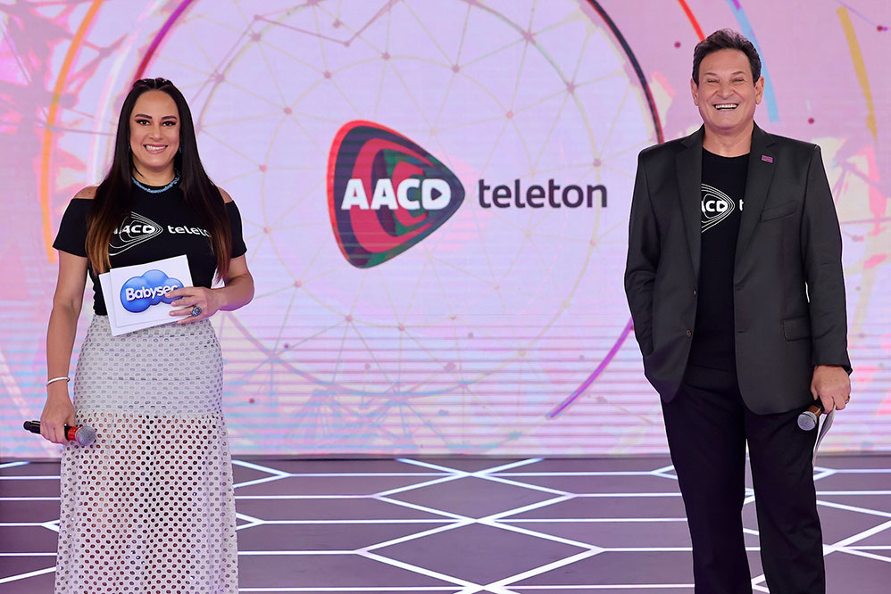 Silvia Abravanel e Luiz Ricardo abriram a edição 2020 do Teleton