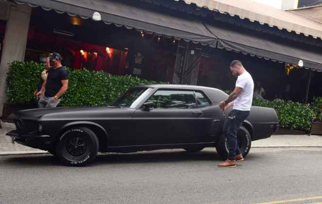 Embarca em seu carrão