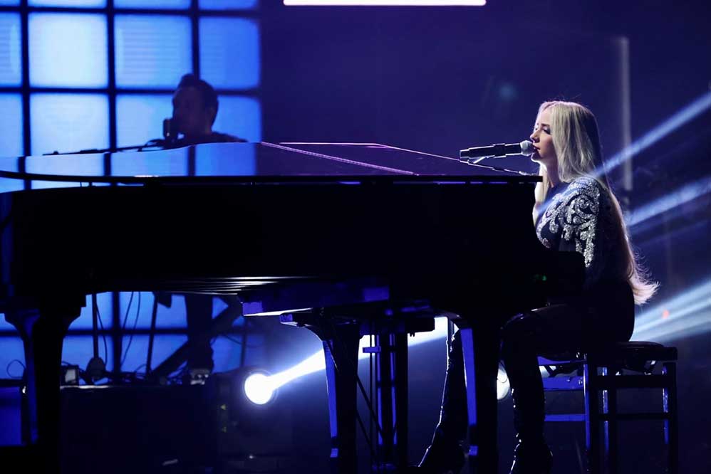 A ex-BBB esbanjou talento no piano