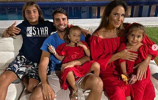 Veveta com a família, celebrando o Natal 2020