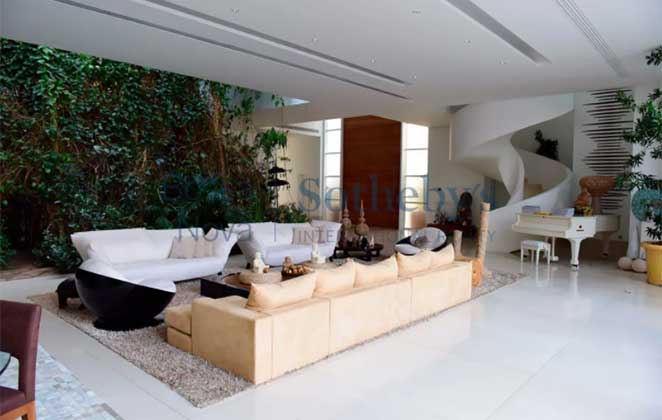 Xuxa Meneghel está colocando mansão à venda