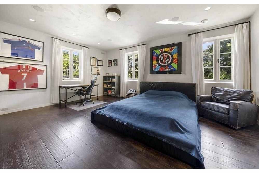 Conheça a mansão de US$ 40 milhões de Phil Collins