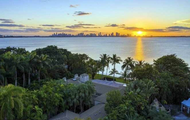 O deslumbrante por do sol da propriedade