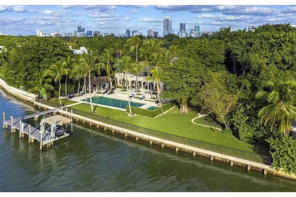 Cais privativo da mansão de US$ 40 milhões de Phil Collins