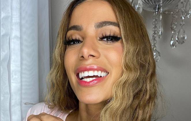 Anitta é Ekedi do Candomblé