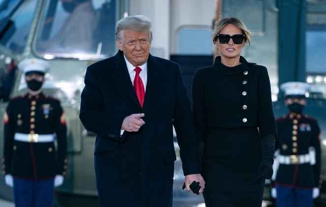 Melania Trump usa roupa preta ao deixar Casa Branca