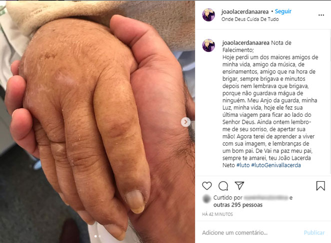 João Lacerda comunica a morte do pai, Genival Lacerda