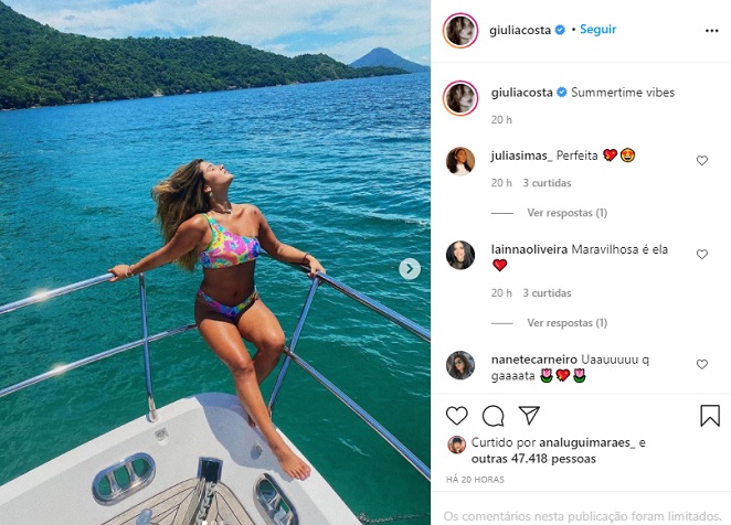 Giulia Costa arrasa em cliques de biquíni