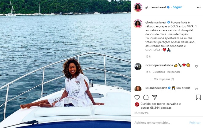 Gloria Maria curte passeio de barco e faz reflexão sobre a vida