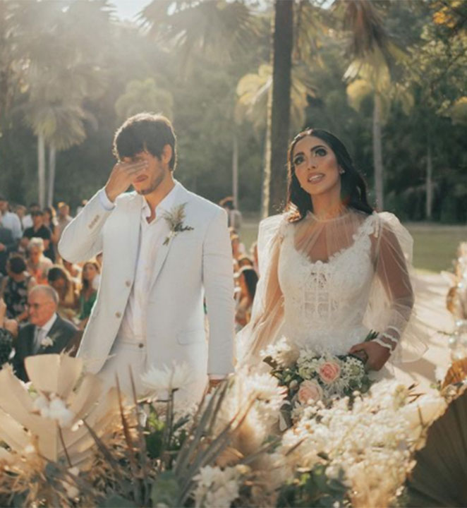 Bruno Guedes e Jade Seba se emocionando no casamento