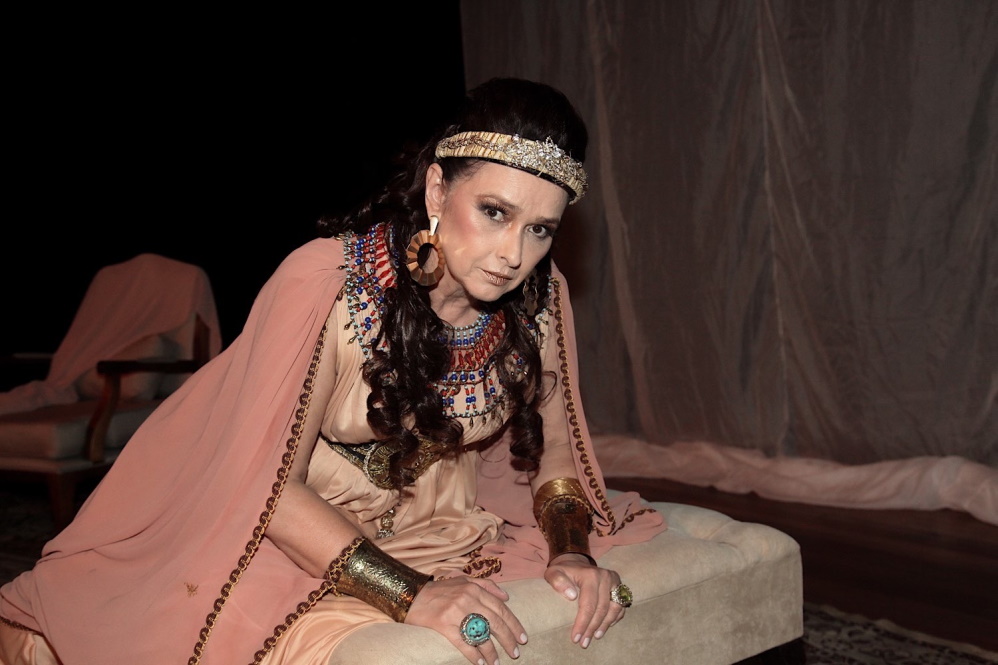 Myrian Rios estava plena e belíssima