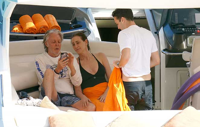 Paul McCartney com a esposa Nancy