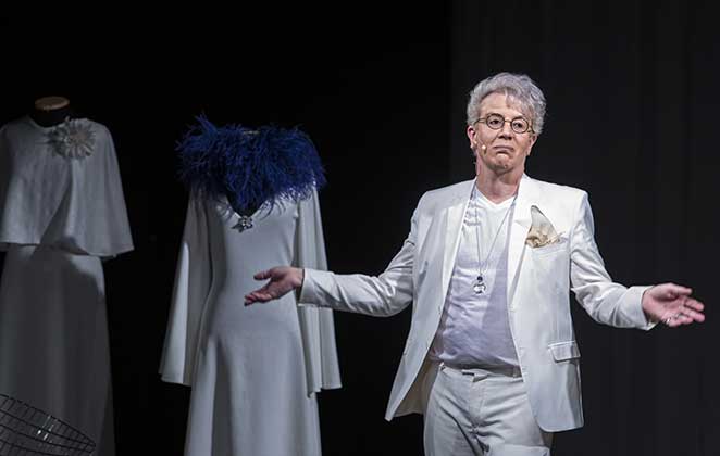 Eduardo Martini arrasa com sua interpretação no Teatro União Cultural