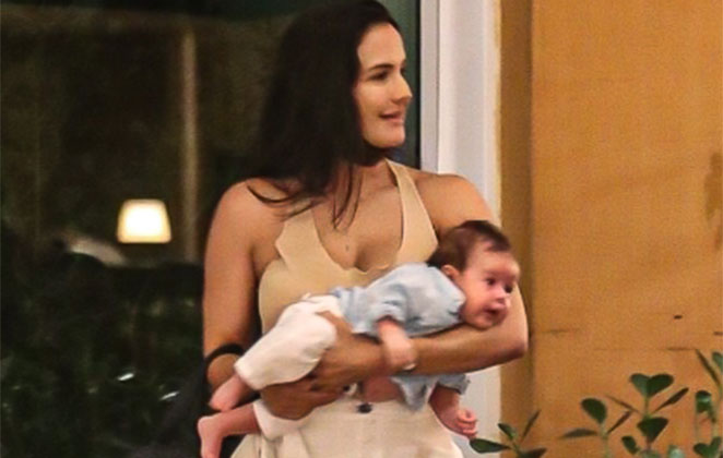 Mamãe Kyra Gracie com o caçulinha da família