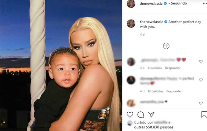 Iggy Azalea posta foto com seu lindo filho