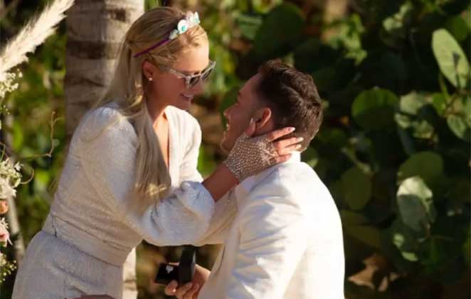 Paris Hilton Posta clipe romântico, agora noiva!