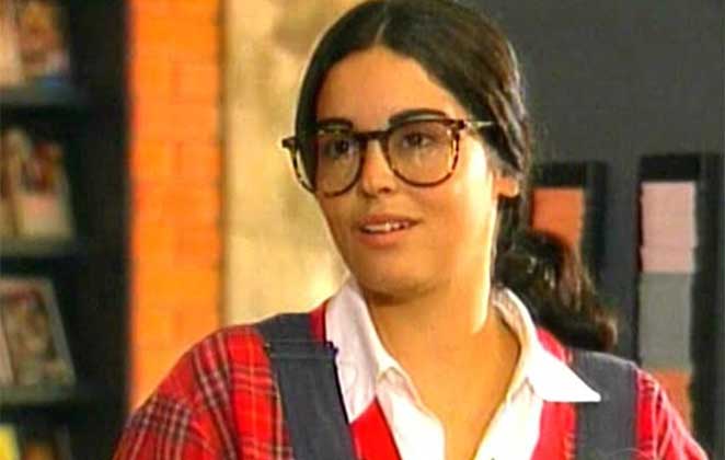 Suzy Rêgo com sua personagem Carmem da novela A Viagem