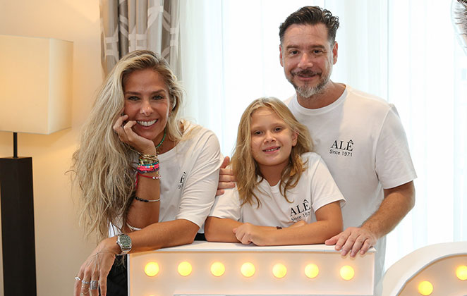 Adriane Galisteu com o marido Alexandre Iódice e o filho Vittorio