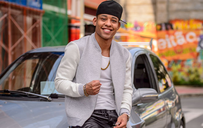 Antônio Carlos na pele de Wallace na reprise de Malhação Sonhos