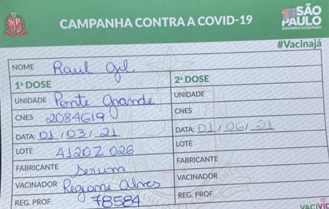 Raul Gil foi imunizado e que venha a segunda dose!