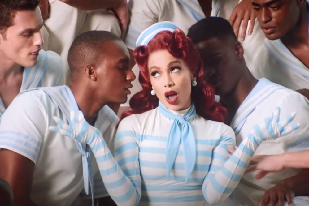 Ela foi bastante paparicada pelos modelos masculinos