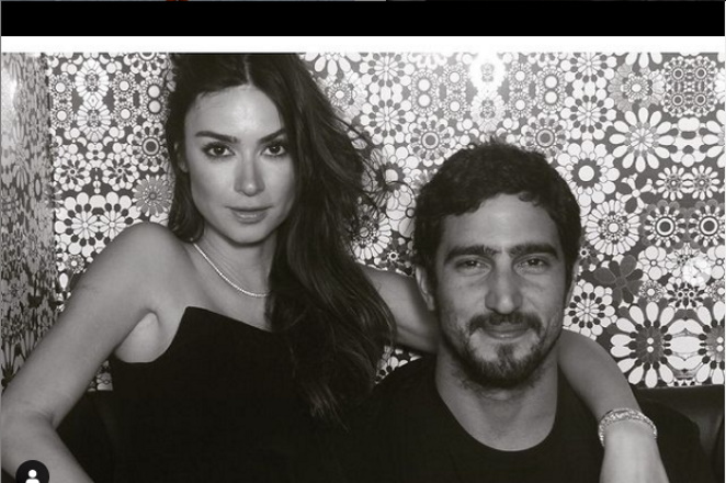 Thaila Ayala e Renato Góes completaram um ano de união