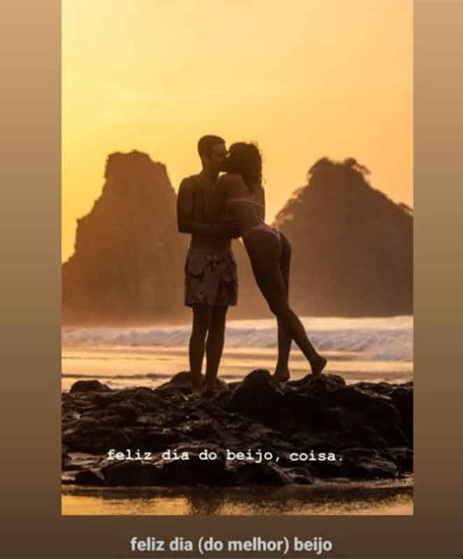 Enzo Celulari comemora o Dia do Beijo com Bruna Marquezine