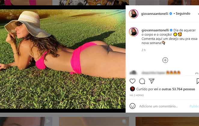 Giovanna Antonelli toma sol no gramado e exibe corpão