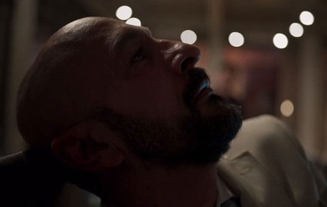 Álvaro (Irandhir Santos) morre no último capítulo de Amor de Mãe, novela da Rede Globo