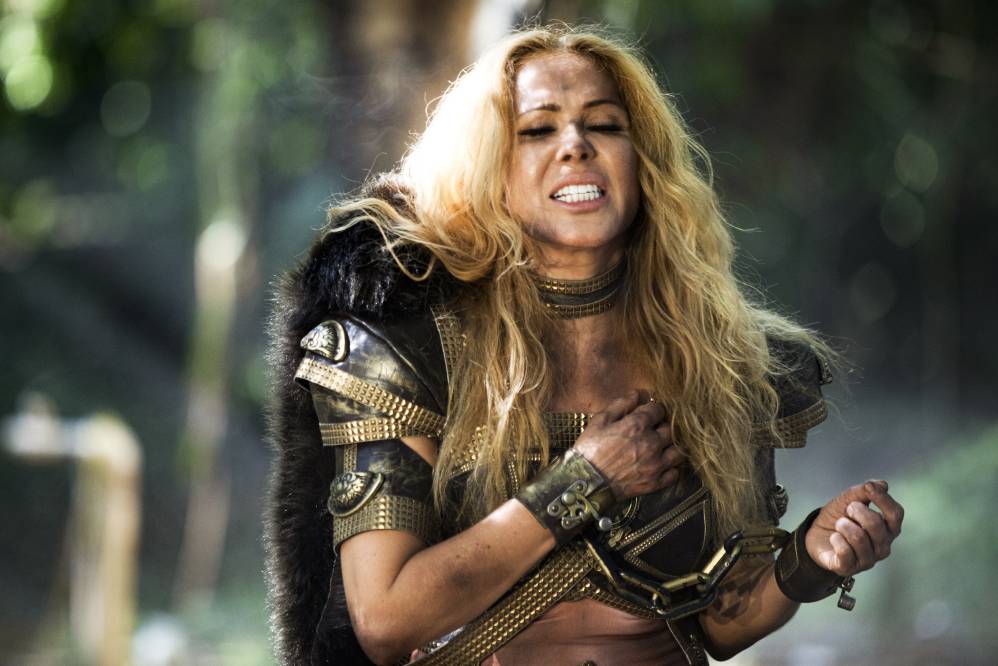 O vídeo é tão forte e grandioso quanto a letra da canção