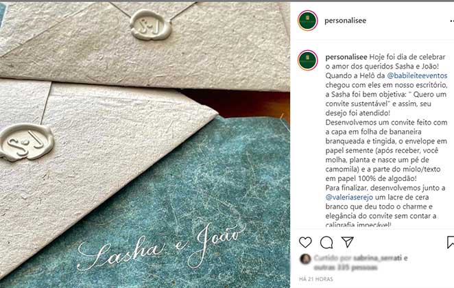 O lado externo do convite de casamento