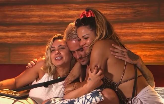 Flavia Gabê se resolve com Gabily e Caíque