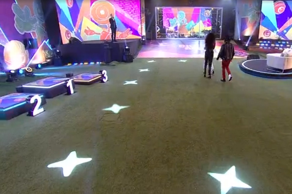 Finalistas indo falar com Tiago Leifert